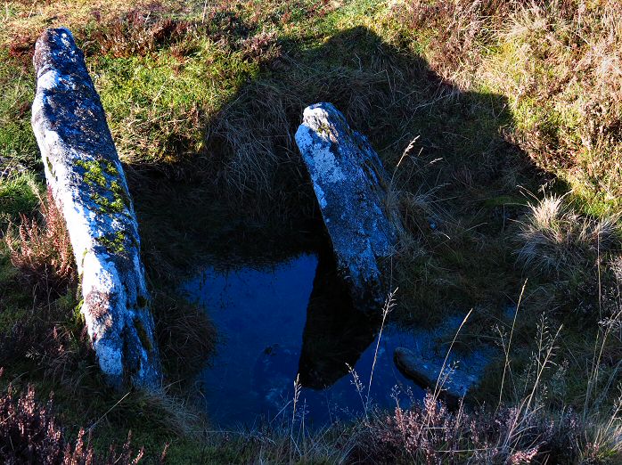 Cairn with Kistvaen 16a