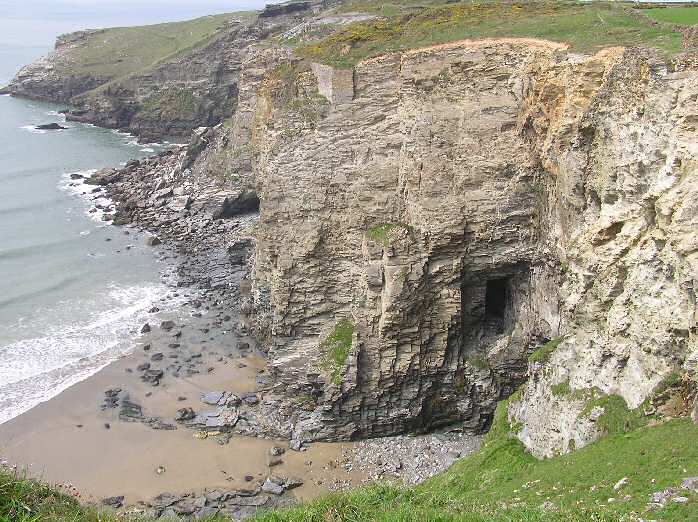 Hole Beach to Penhallic Point